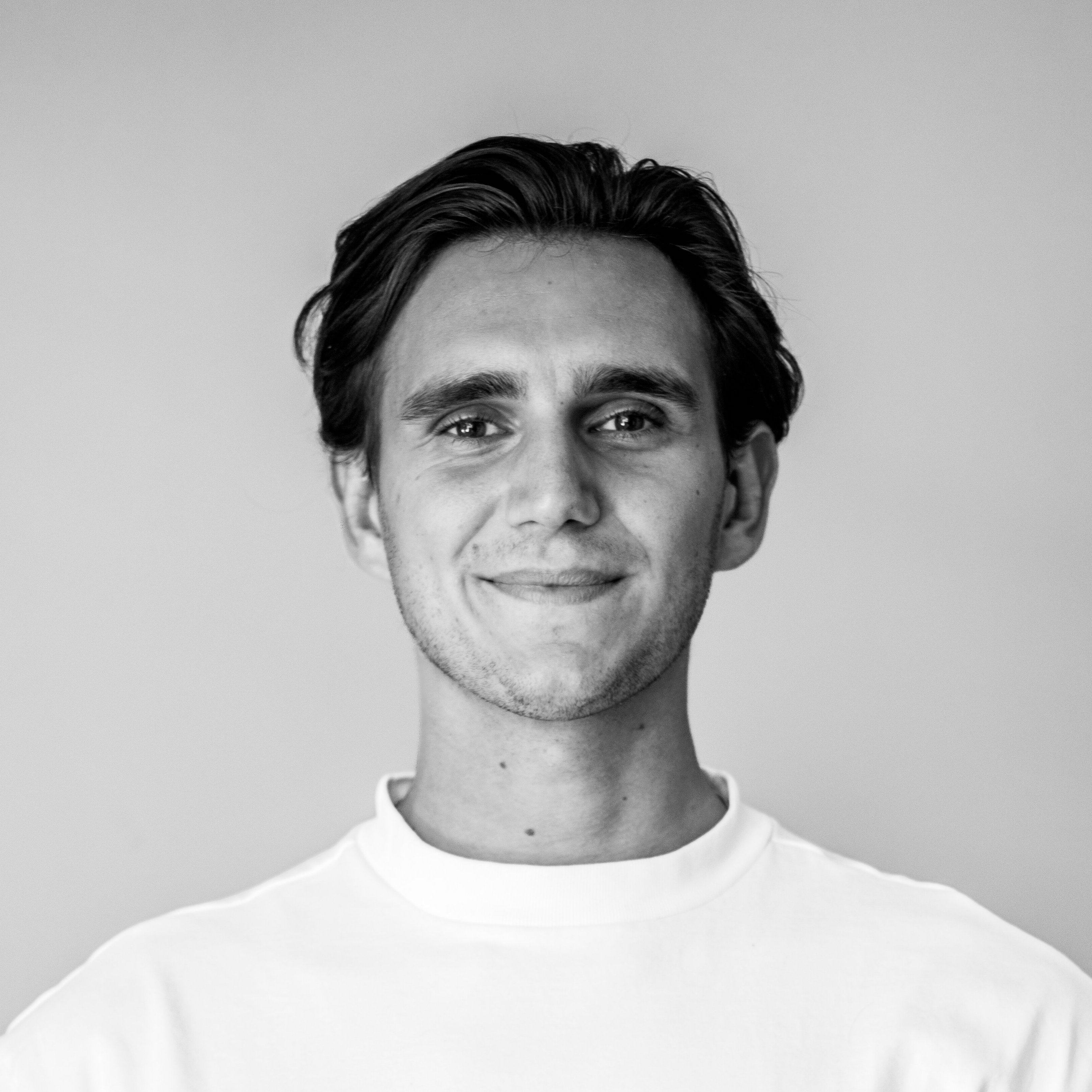 Thom - AI Consultant